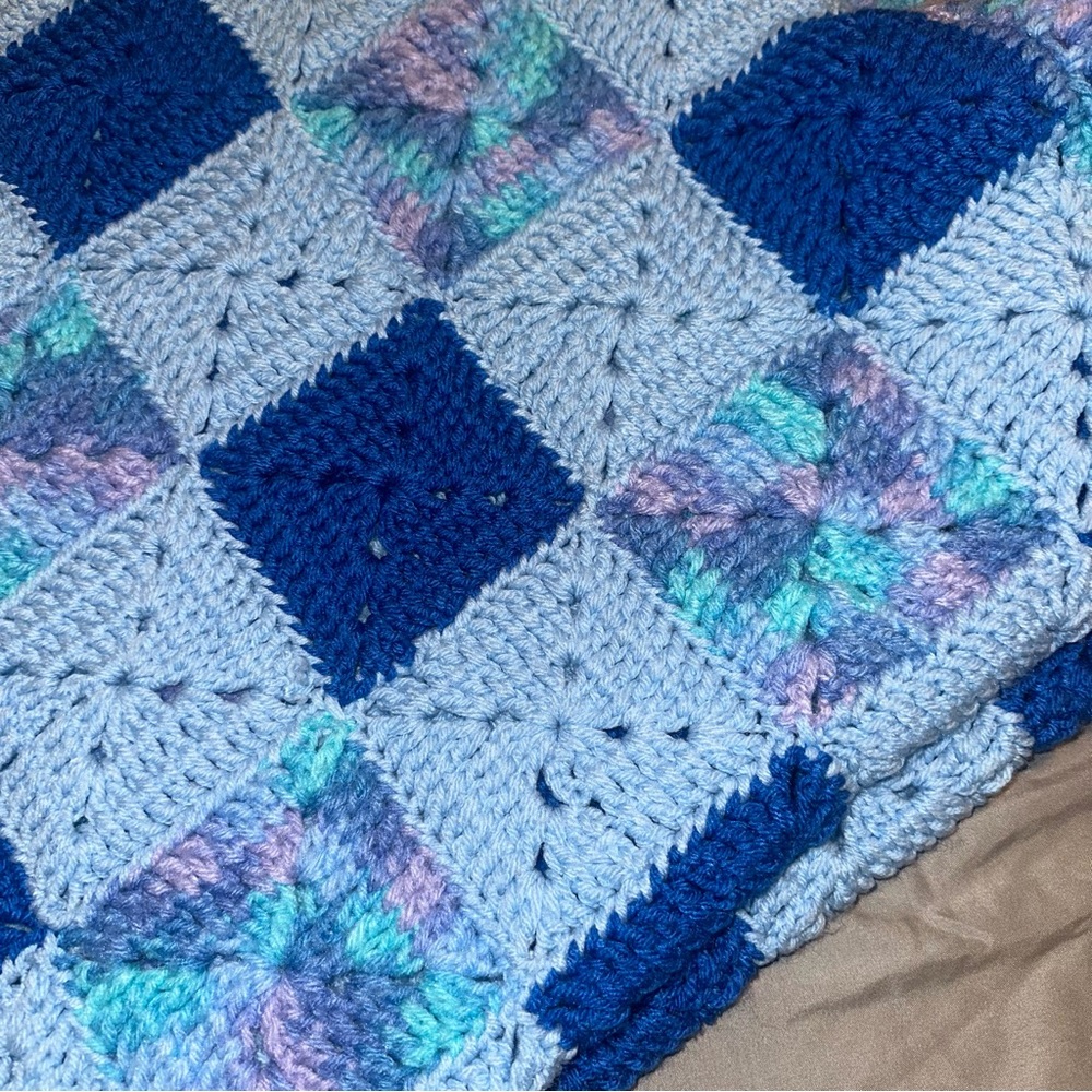 Granny Square Afghan Crochet Knit Throw Blanket Blue 50 X 59 Winter Comfy Warm - Picture 6 of 10